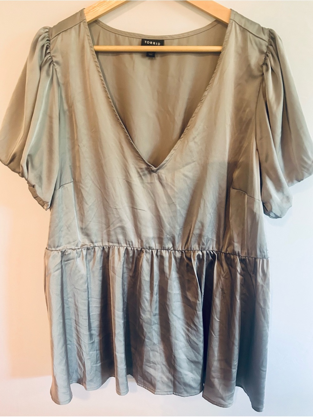 Torrid Gray Satin V-Neck Peplum Blouse - size 1